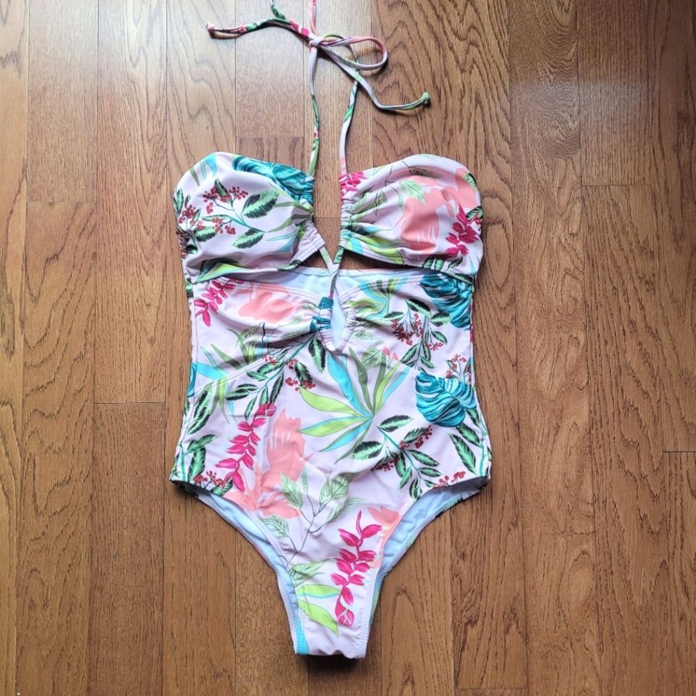 NWT SEXY CUTOUT ONE PIECE SWIMSUIT
